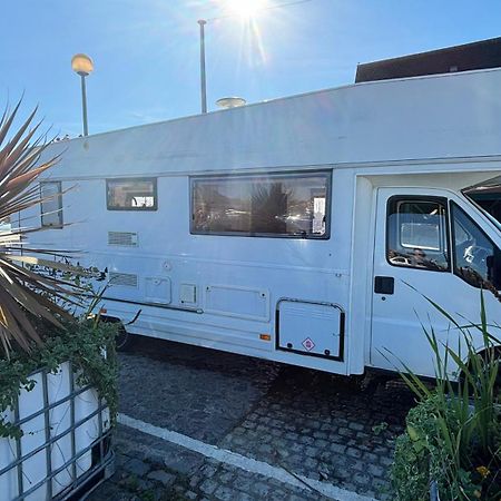 Hotel Cool Wheels On The Waterfront Liverpool Exterior foto